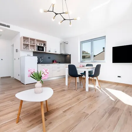 Mauro Apartmán